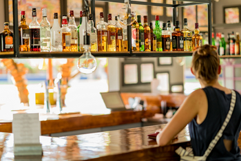 Damara Mopane Lodge: Bar