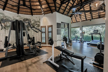 Dulini Moya: Gym