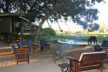 Kujwana Camp: Baumhaus und Boma