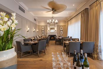 Long Lee Manor: Speisesaal