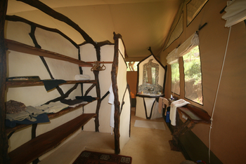 Sarara Camp: Ankleide und Bad