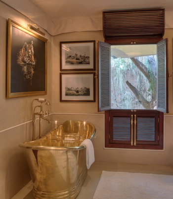 Sujan Sher Bagh: Imperial Raj Bagh Suite - Messingwanne