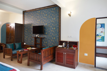 Tathastu Resort Kanha: Family Room