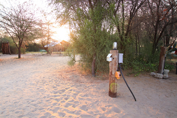 Boteti River Camp: Campsite - Stromanschluss