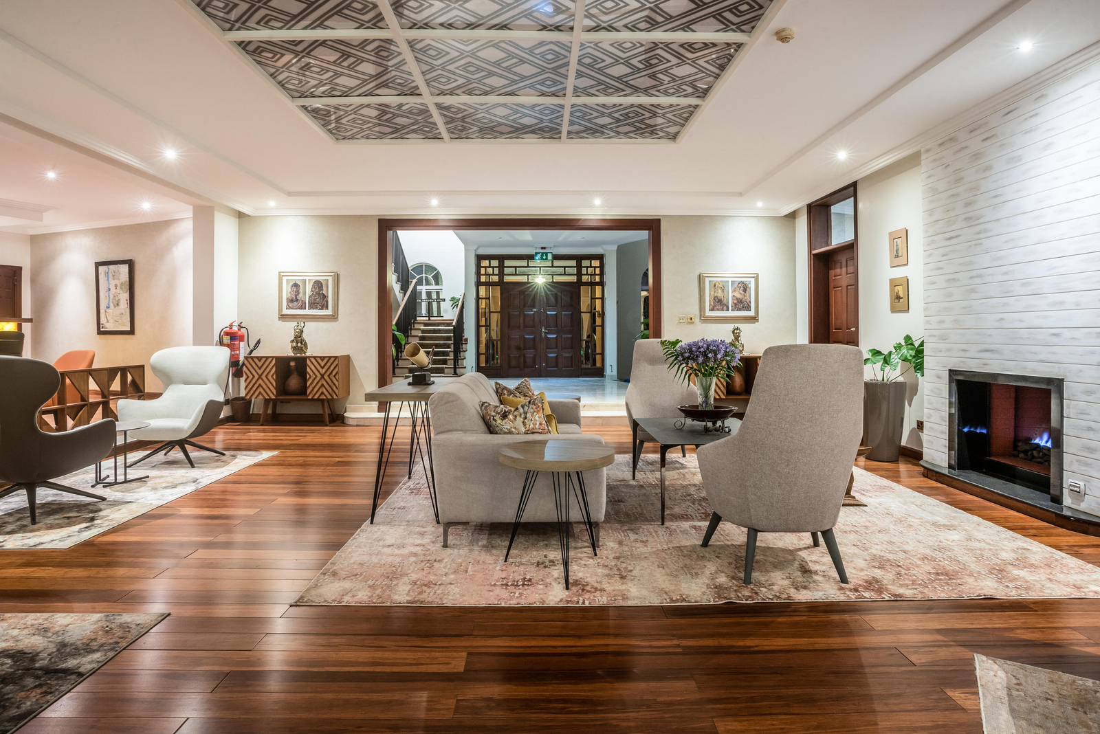 House of Waine House of Waine: Lounge