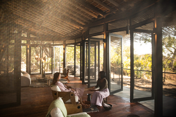 Jao Camp: Fußbehandlung