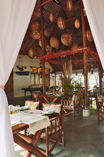 Jim's Jungle Retreat: Gol Ghar Restaurant