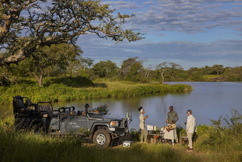 Legendary Mwiba Lodge: Bush Breakfast