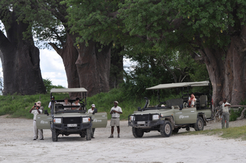 Nxai Pan Camp: Unter Baobabs