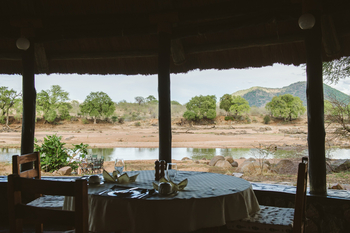 Ruaha River Lodge: Esstisch