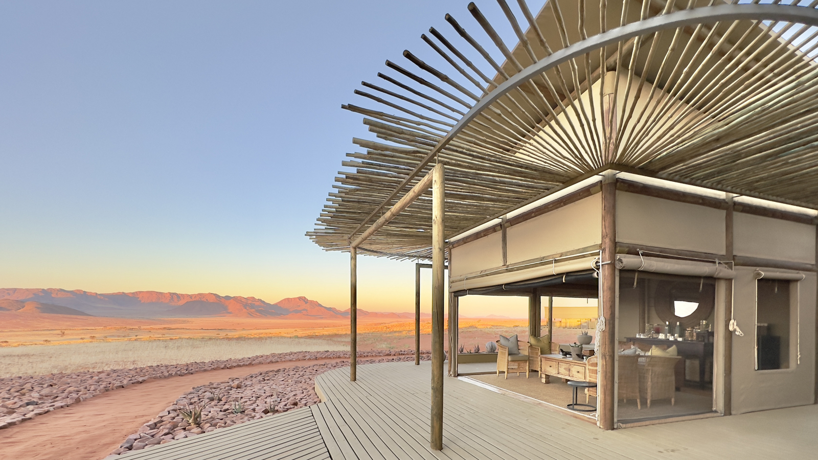 Wolwedans Dune Camp Wolwedans Dune Camp: Deck mit Vordach