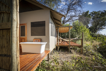 Amber River Camp: Wanne auf dem Baddeck