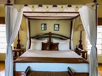 Bamboo Forest Safari Lodge: Chalet - Doppelbett