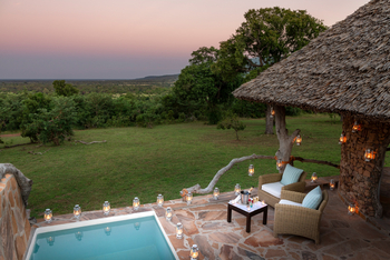 Beho Beho Camp: Poolbereich mit Ausblick