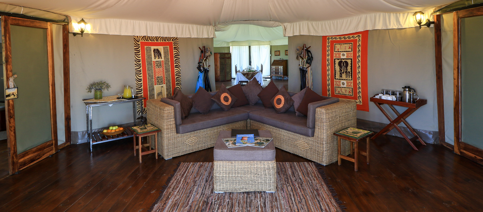 Bomani Tented Lodge Bomani Tented Lodge: Sofaecke Loungebereich