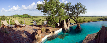 Grumeti Hills Camp: Liegestühle am Pool