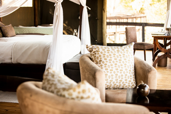 Shumba Camp Shumba Camp: Sitzgruppe