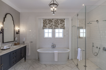 Long Lee Manor: Suite Bad