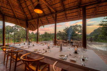 Nokanyana Camp: Esstisch