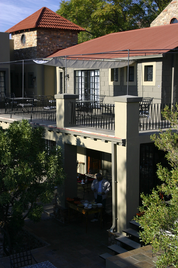 Olive Grove Guesthouse: Terrasse