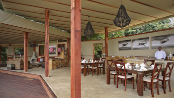 Sausage Tree Camp: Speisebereich