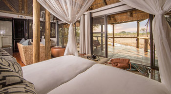 Savute Safari Lodge: Standard Room - Bett
