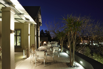 The Olive Exclusive: Terrasse bei Nacht