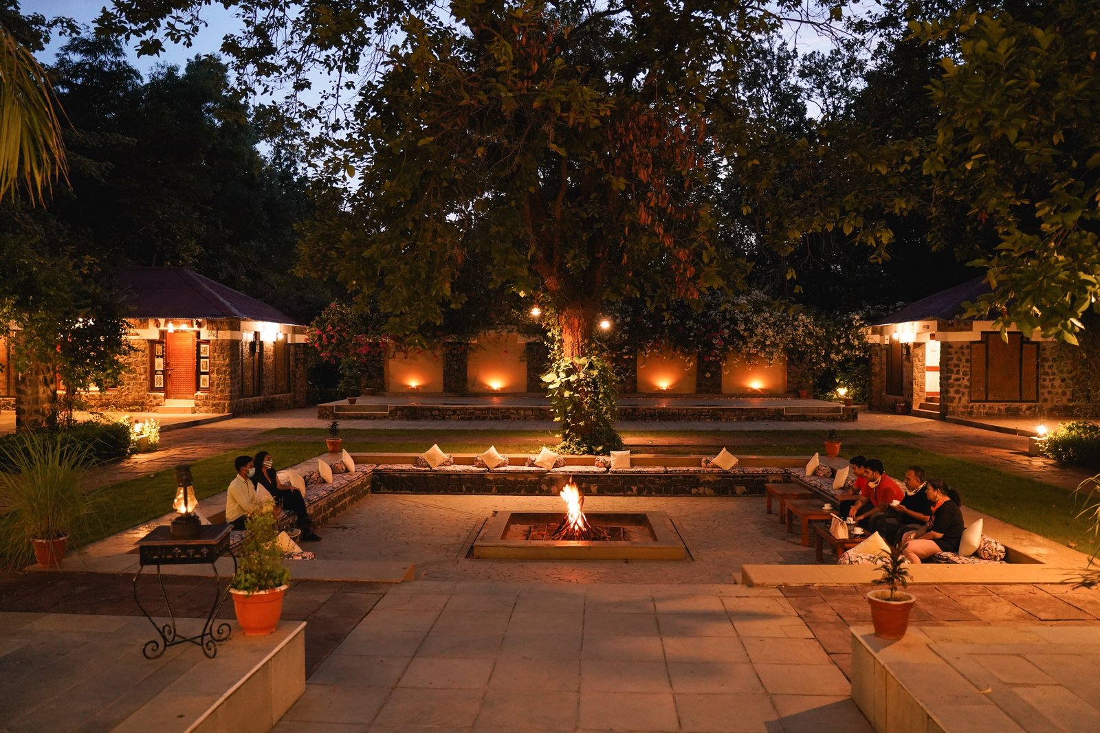 Bandhav Vilas Bandhav Vilas: Feuer in der Sunken Lounge