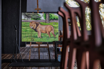 Elewana Serengeti Explorer: Löwe gemalt von Anderson