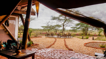 Ikoma Tented Camp: Zentralbereich mit Feuerstelle