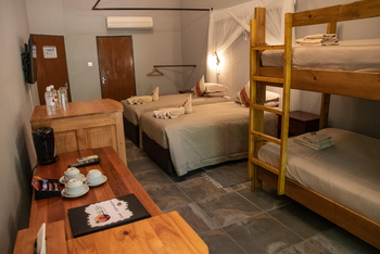 Island Safari Lodge: Heritage Family Room