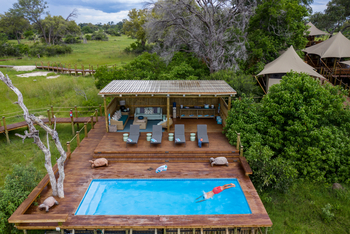 Tuludi Camp: Pool mit Liegen