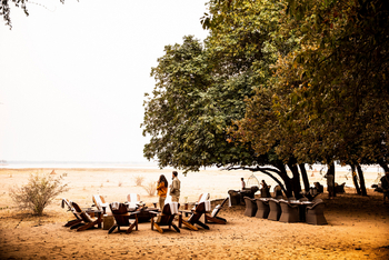 Chikwenya Camp Chikwenya Camp: Feuerstelle mit Blick