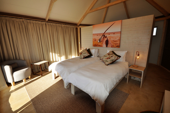 Desert Hills Glamping: Sonne im Zelt