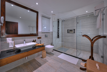 Meru Vann: Modernes Gästebad