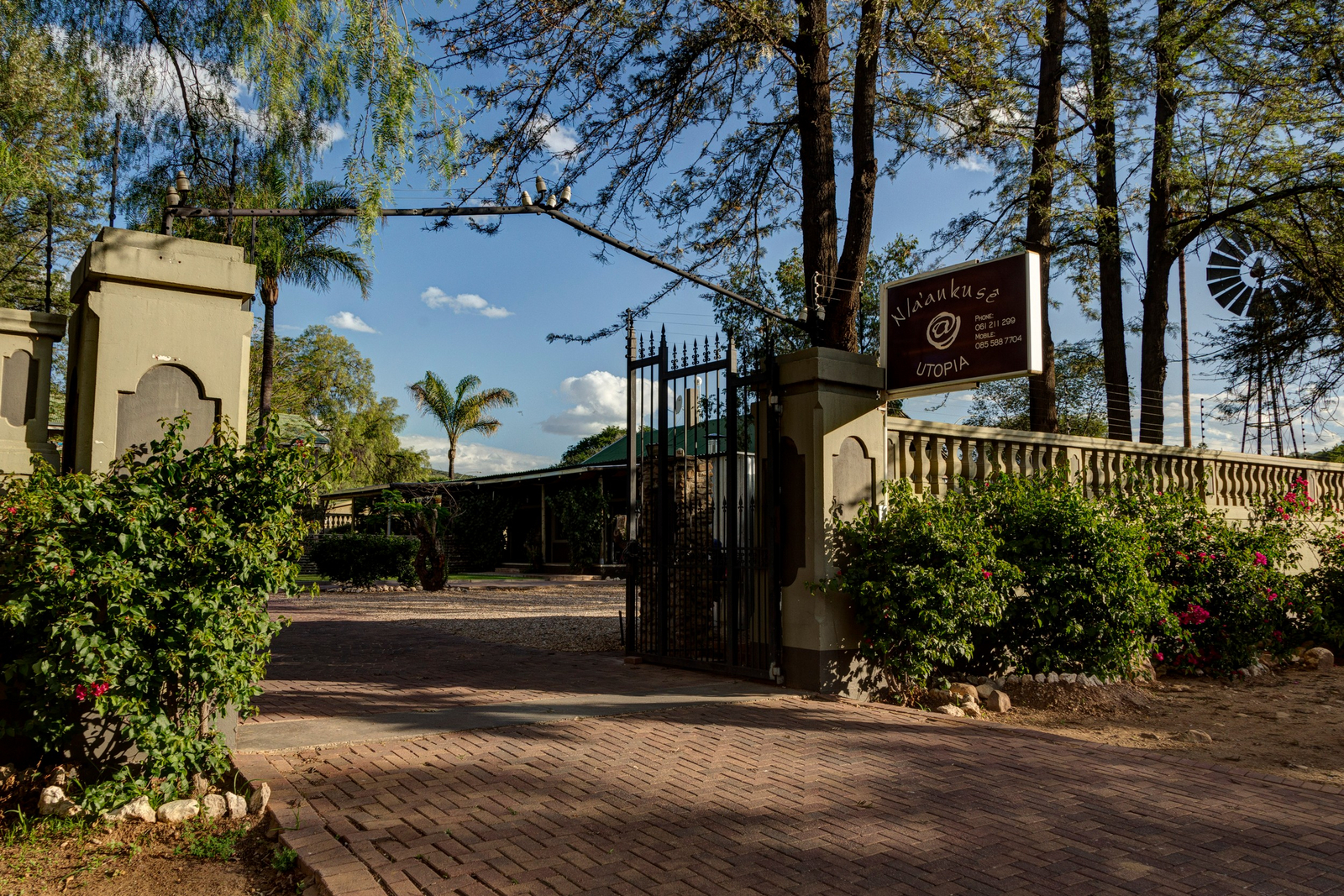 Naankuse @ Utopia Naankuse @ Utopia: Einfahrt