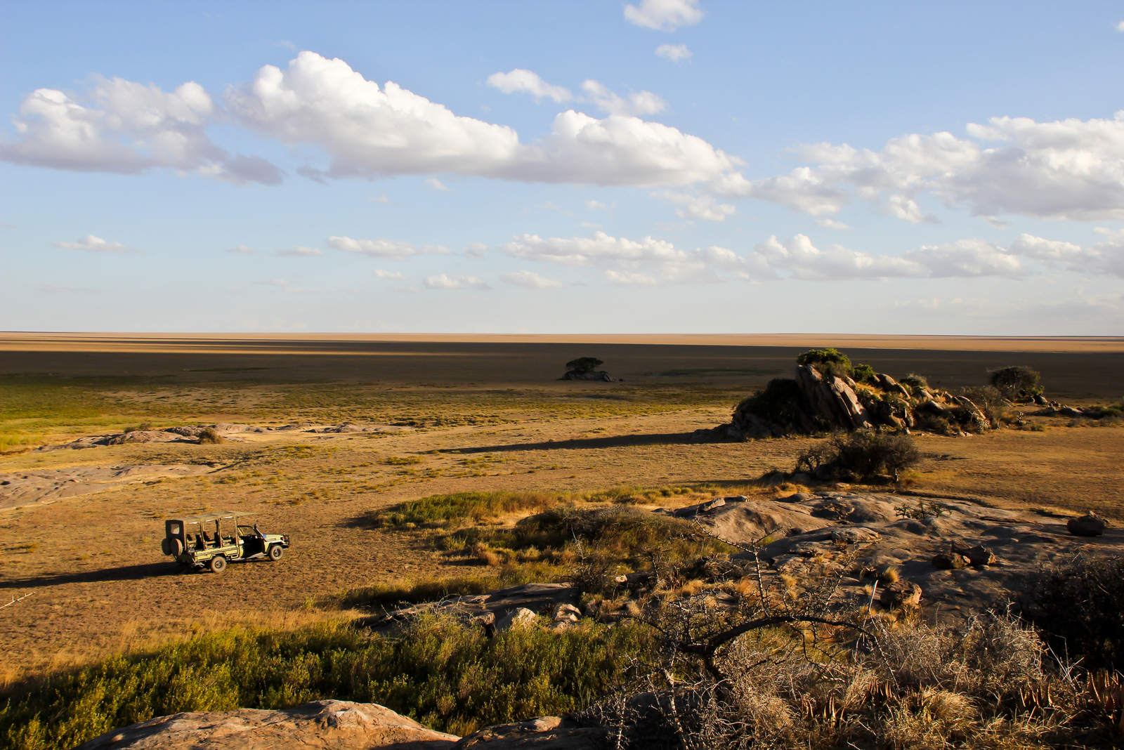 Namiri Plains Camp Namiri Plains Camp: Kopjes in der Landschaft