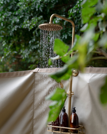 Time + Tide Luwi Camp: Dusche