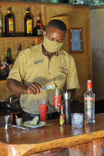 Ishasha Wilderness Camp: Barman