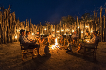 Linyanti Tented Camp Linyanti Tented Camp: Gäste in der Boma