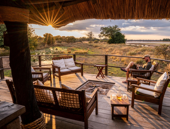 Time + Tide Kakuli Camp: Feuerdeck