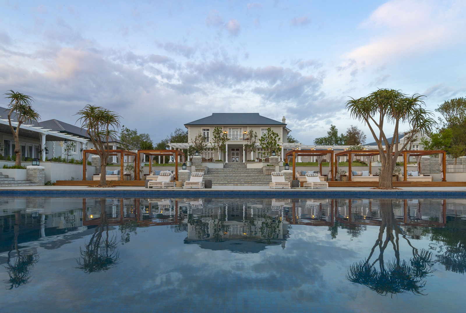 Long Lee Manor Long Lee Manor