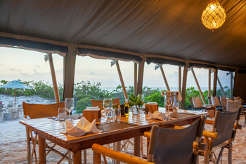 Cosmoledo Eco Camp: Dinner