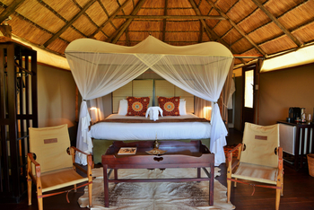 Khulu Bush Camp Khulu Bush Camp: Doppelbett mit Moskitonetz