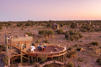 Skybeds: Dining Platform und Schlaftürme