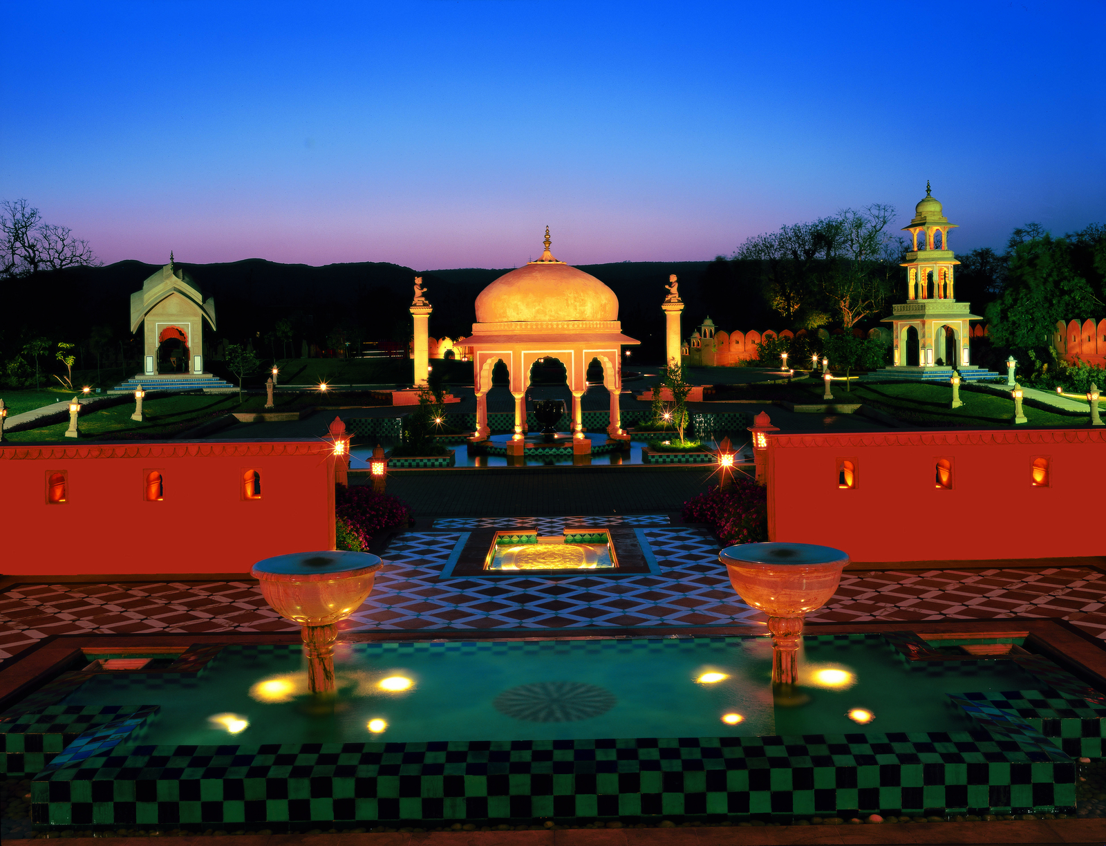 The Oberoi Rajvilas The Oberoi Rajvilas: Blick vom Haupteingang