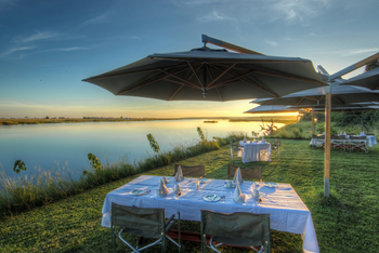 Chobe Game Lodge: Essen am Wasser