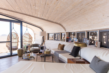 Desert Whisper: Schaukelstühle