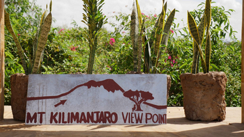 KIA Lodge: Aussichtspunkt auf Mt. Kilimanjaro im Sonnenschein