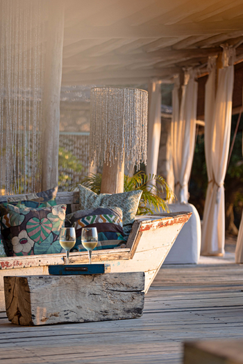 Kaya Mawa Kaya Mawa: Boot als Sofa